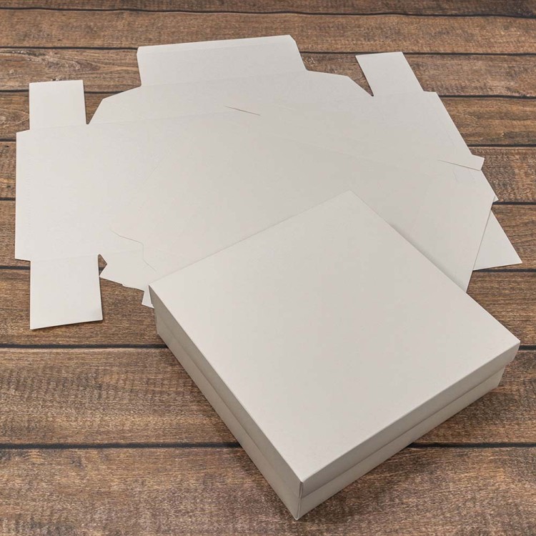 0007543 Коробка Квадратная 22,5*22,5*7 сборная Белый 1/20 1/240 0007543 Коробка Квадратная 22,5*22,5*7 сборная Белый 1/20 1/240